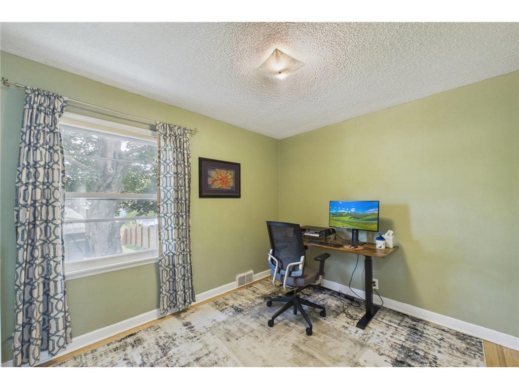 5901 Thomas Avenue S Minneapolis MN 55410 7093021 image9