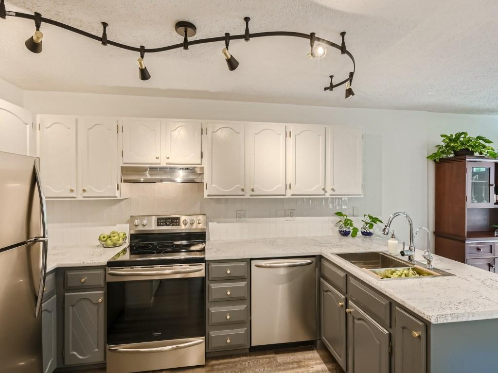 5906 Cahill Avenue Inver Grove Heights MN 55076 6420424 image1