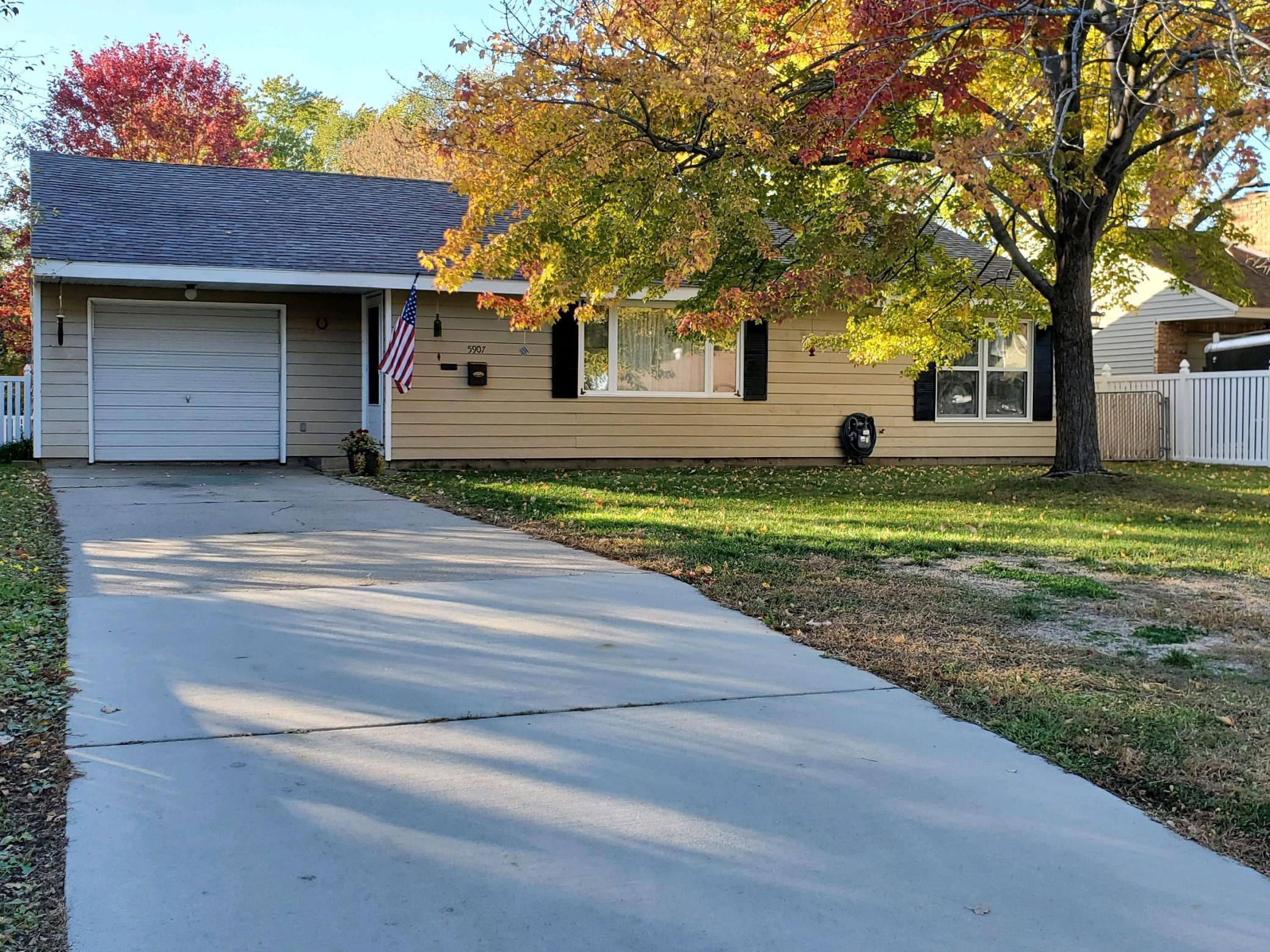 5907 Hampshire Avenue N Crystal MN 55428 6123158 image1