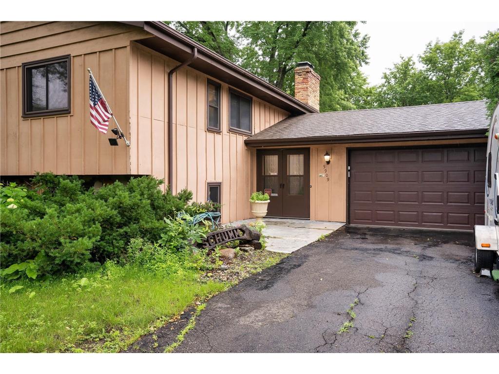 5909 W 105th Street Bloomington MN 55438 6555590 image1