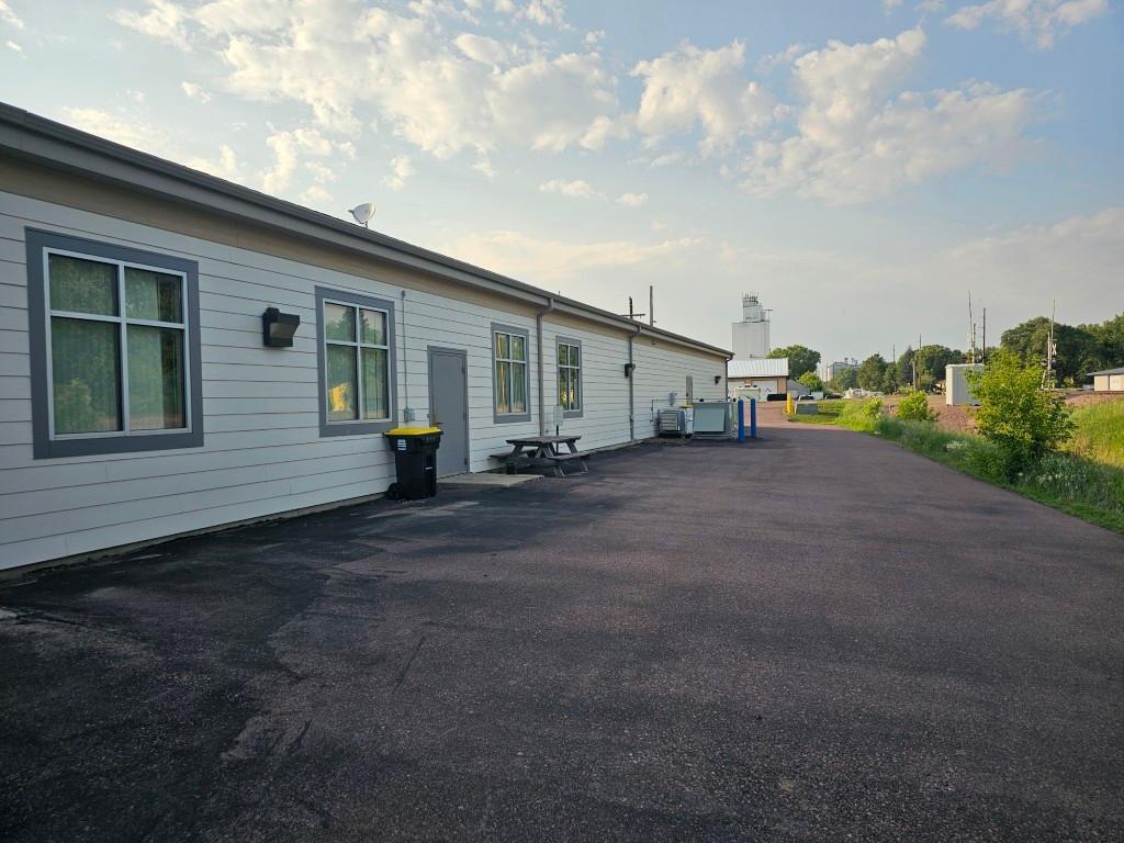 591 2nd Avenue N Windom MN 56101 6746400 image28