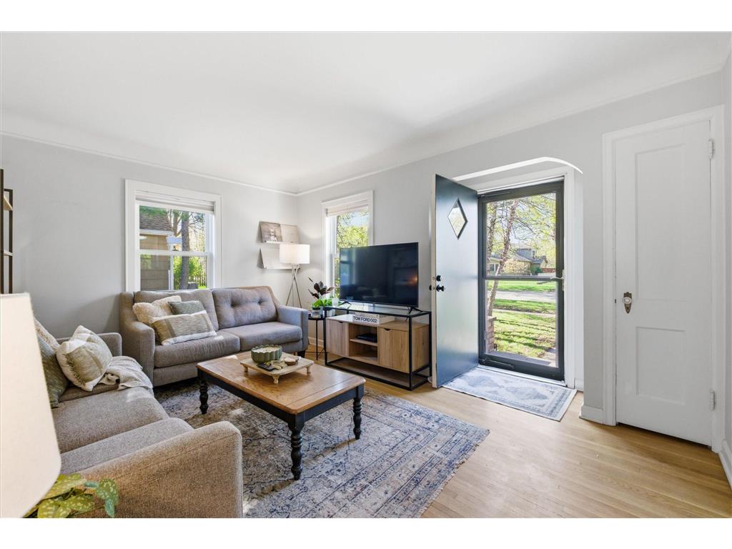5912 Goodrich Avenue Saint Louis Park MN 55416 7044177 image1