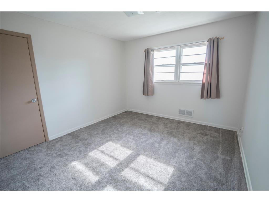 5913 Colfax Avenue N Brooklyn Center MN 55430 7087475 image14