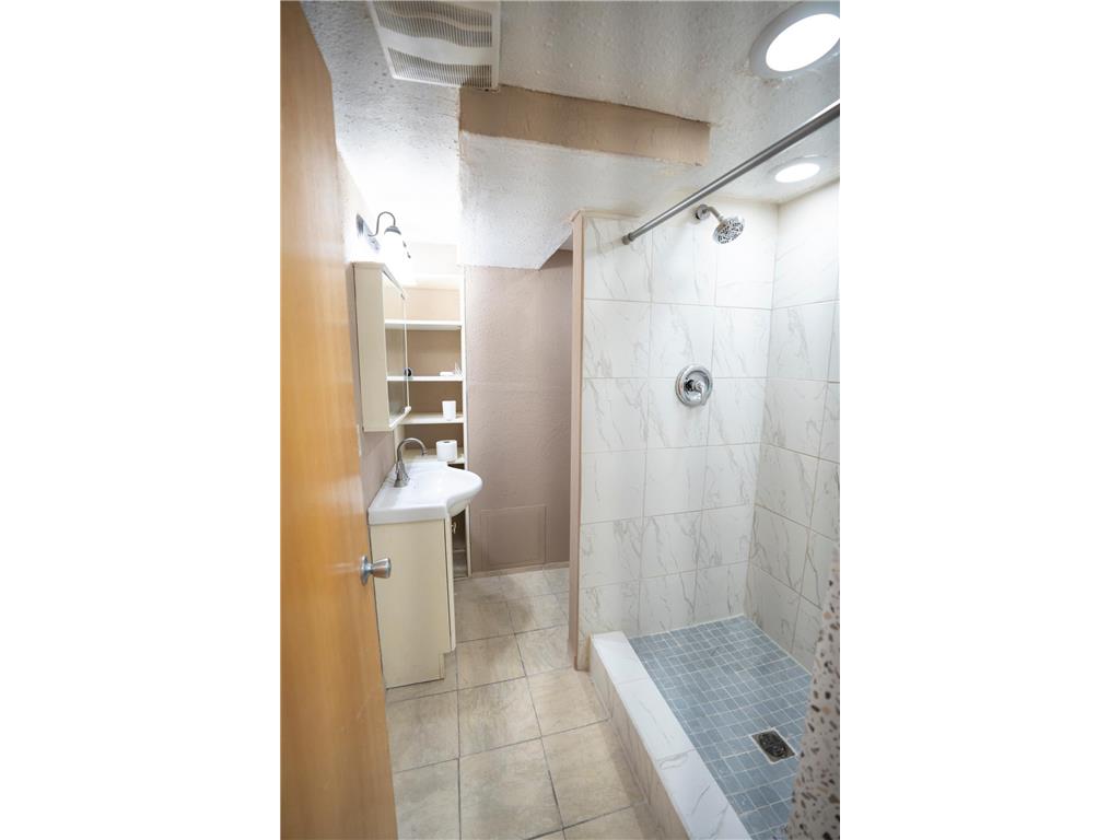 5913 Colfax Avenue N Brooklyn Center MN 55430 7087475 image19