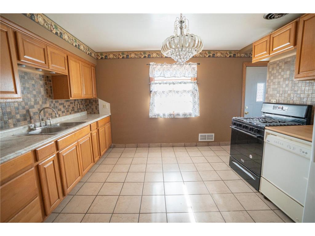 5913 Colfax Avenue N Brooklyn Center MN 55430 7087475 image9