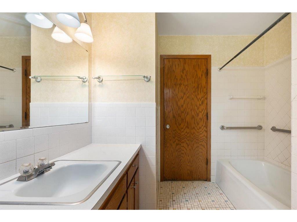 5917 5th Street NE Fridley MN 55432 7081861 image14