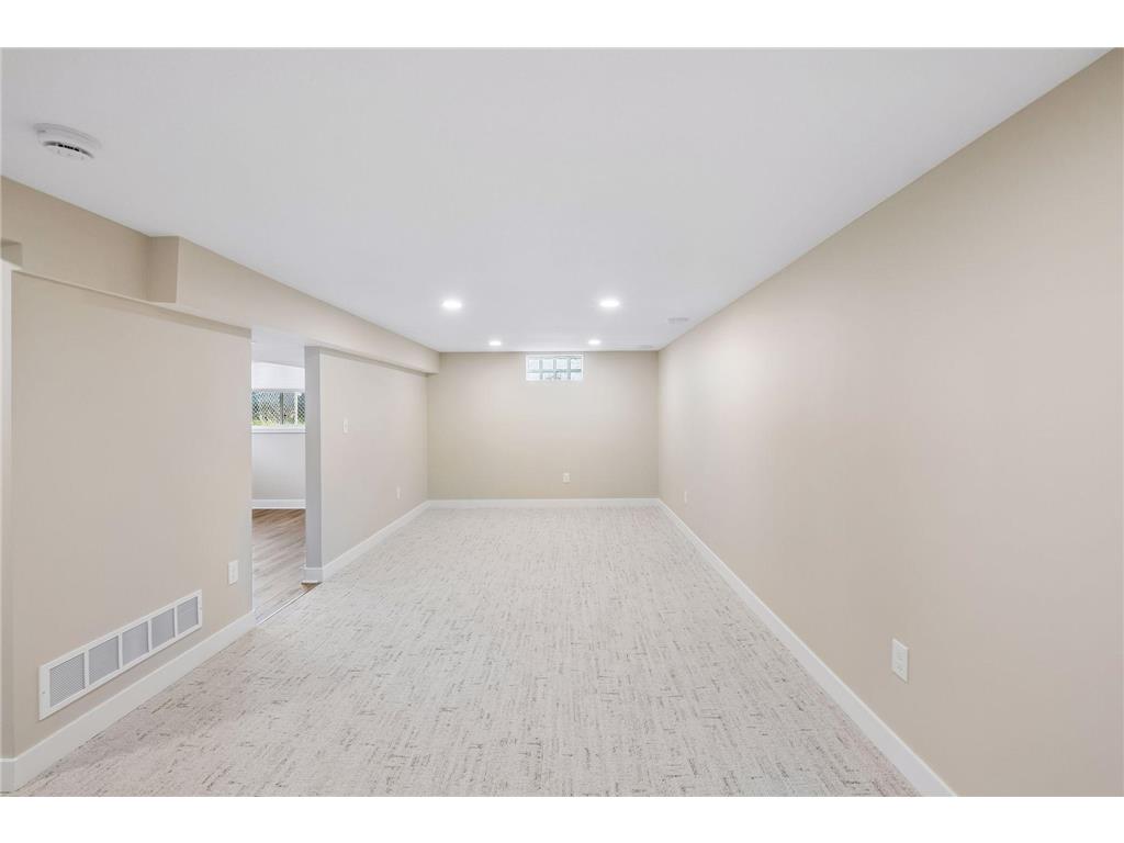 5919 Carlson Street Shoreview MN 55126 7106229 image21