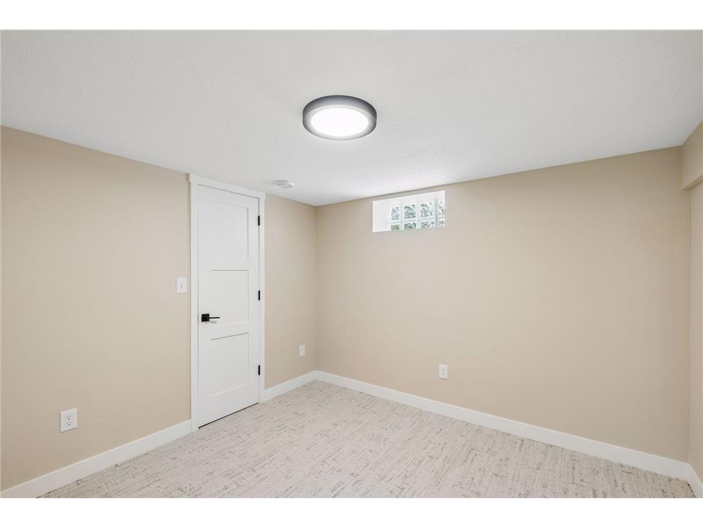 5919 Carlson Street Shoreview MN 55126 7106229 image28