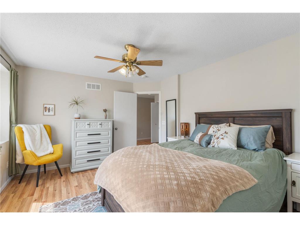 592 Mariner Way Woodbury MN 55129 7071439 image14