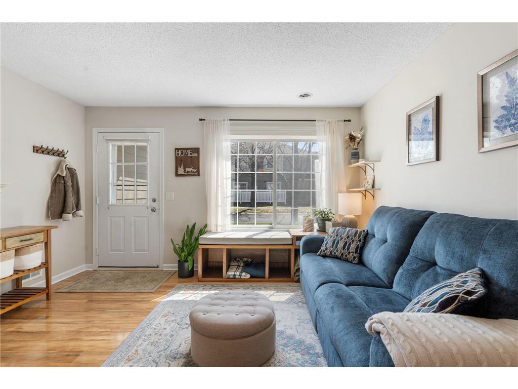 592 Mariner Way Woodbury MN 55129 7071439 image3