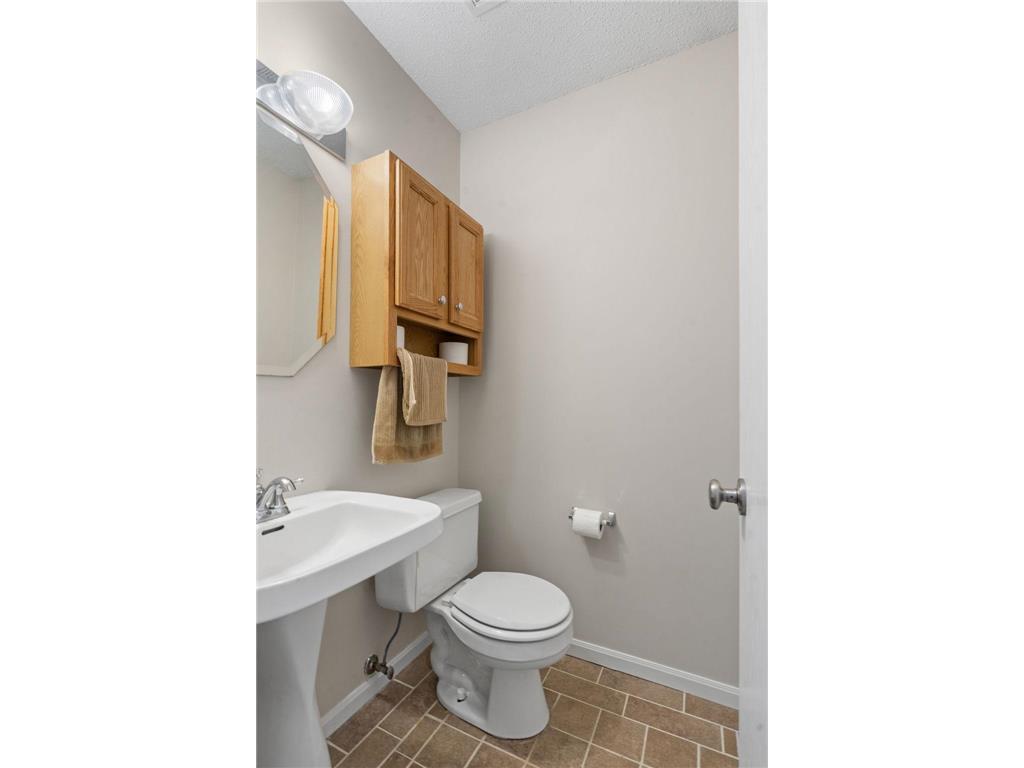 592 Mariner Way Woodbury MN 55129 7071439 image9