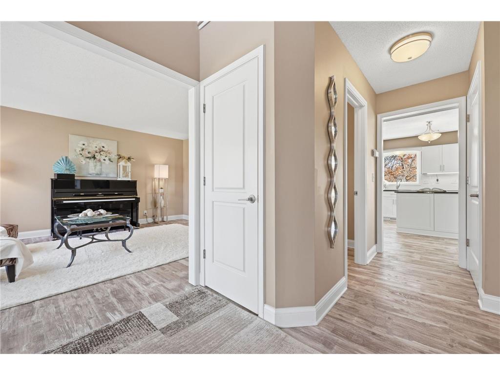 592 Vicki Lane Shoreview MN 55126 7053172 image20