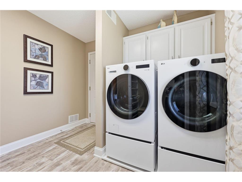 592 Vicki Lane Shoreview MN 55126 7053172 image39