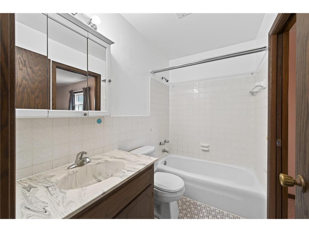 5920 Colfax Avenue N Brooklyn Center MN 55430 7020622 image16