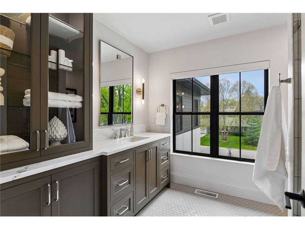 5925 Chowen Avenue S Edina MN 55410 7058385 image21