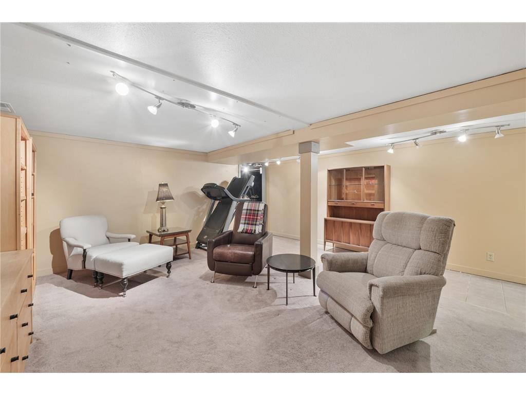 5929 Queen Avenue S Minneapolis MN 55410 7011328 image24