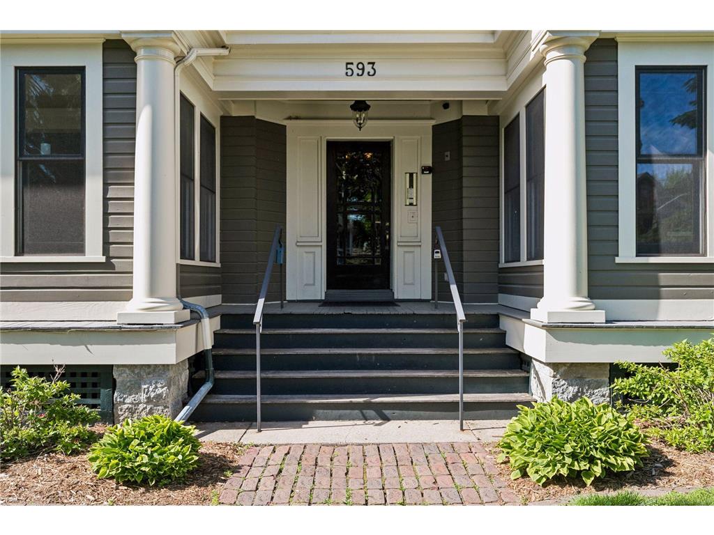 593 Laurel Avenue #3E Saint Paul MN 55102 7081748 image2