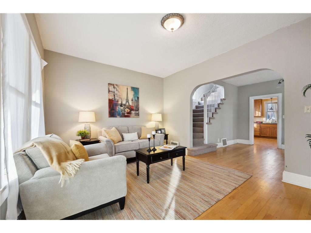 593 Rose Avenue E Saint Paul MN 55130 6484667 image1