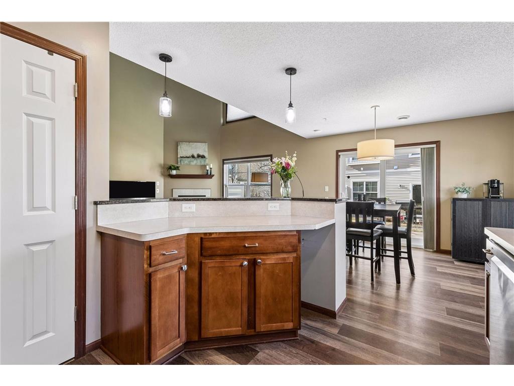 593 Stonewood Way Burnsville MN 55306 7075196 image10