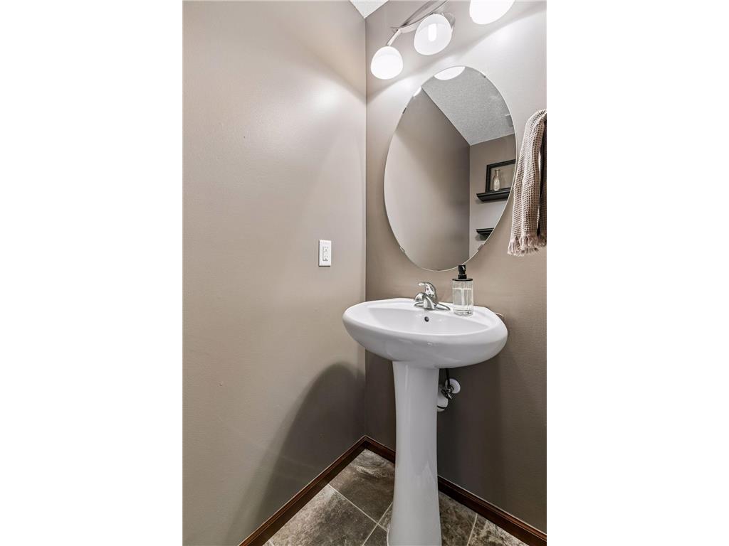 593 Stonewood Way Burnsville MN 55306 7075196 image11