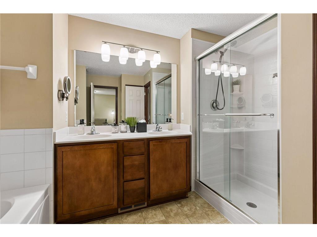 593 Stonewood Way Burnsville MN 55306 7075196 image15
