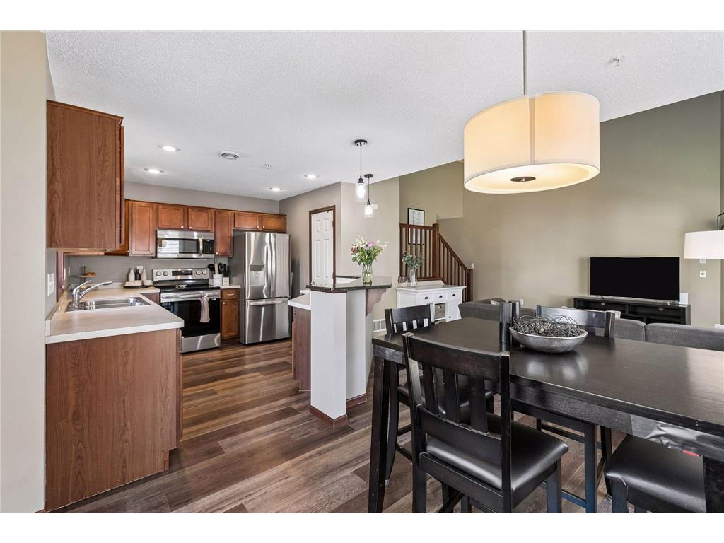 593 Stonewood Way Burnsville MN 55306 7075196 image6