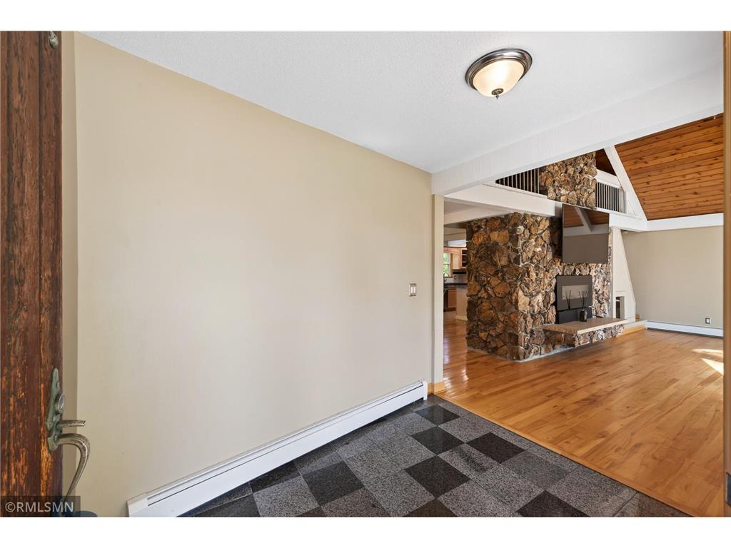 5931 Hobe Lane White Bear Twp MN 55110 - Bald Eagle 7075171 image10