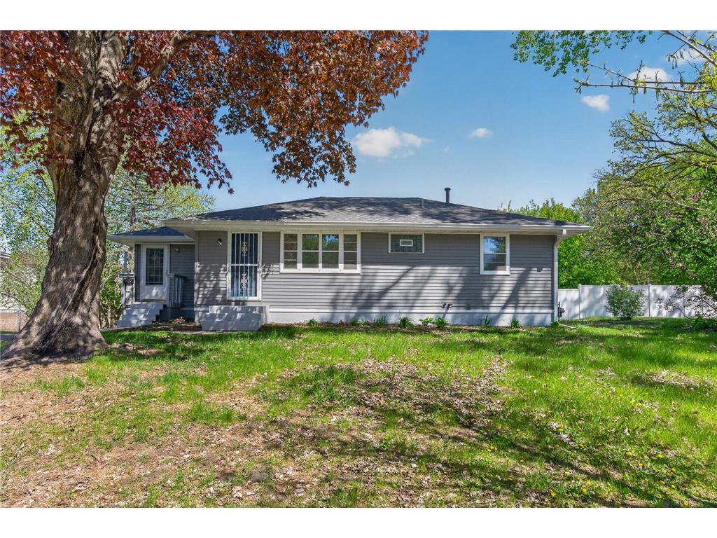5932 Perry Avenue N Crystal MN 55429 7072362 image1