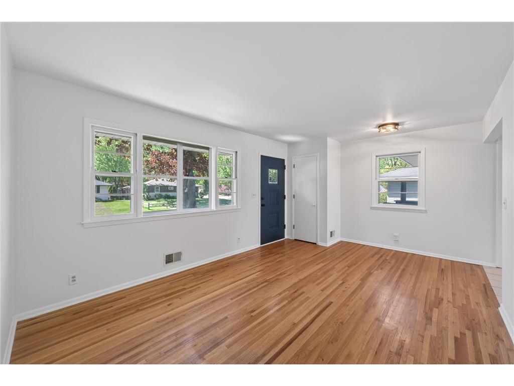 5932 Perry Avenue N Crystal MN 55429 7072362 image10