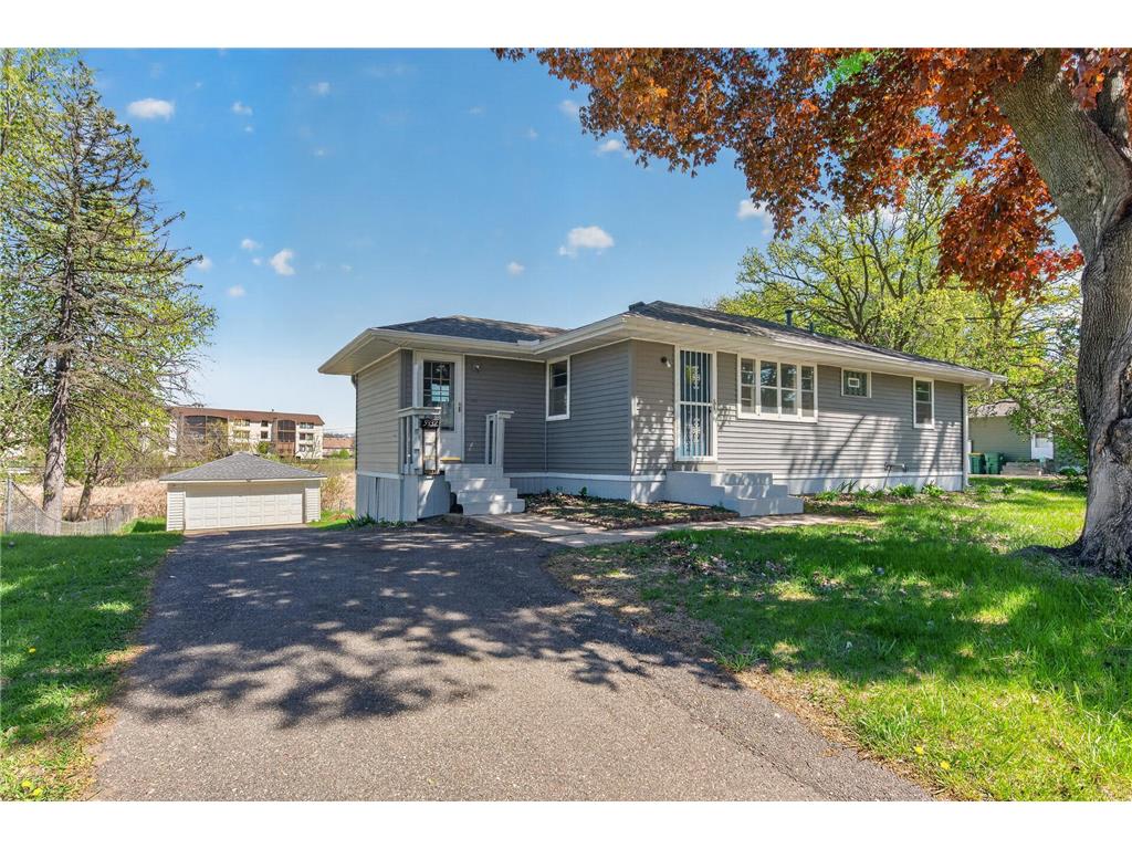 5932 Perry Avenue N Crystal MN 55429 7072362 image3