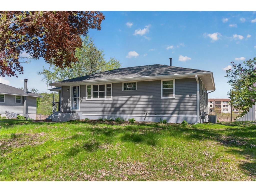 5932 Perry Avenue N Crystal MN 55429 7072362 image4