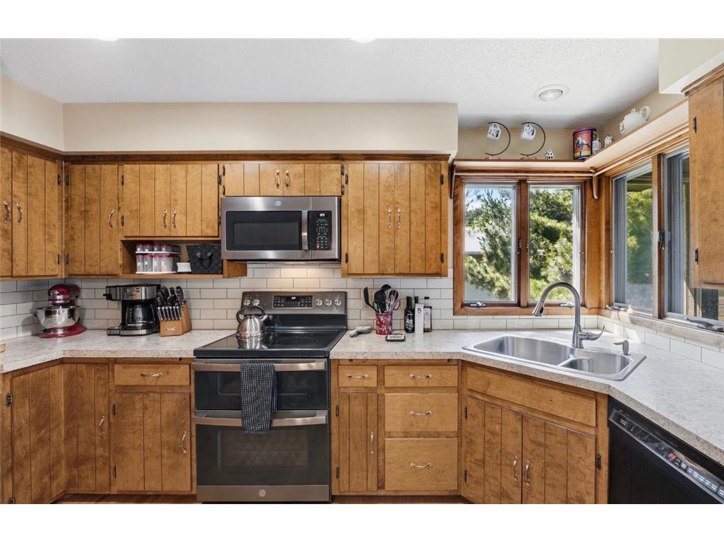 5934 Main Street W Maple Plain MN 55359 7093003 image11