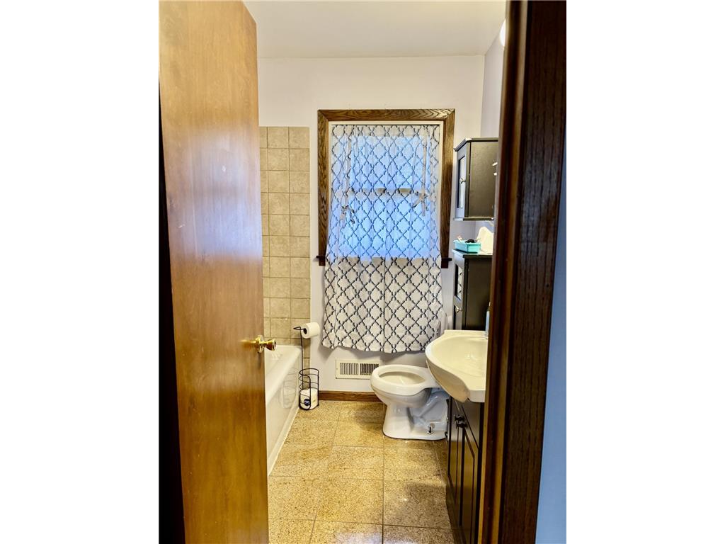 5942 Zenith Avenue N Brooklyn Center MN 55429 6816227 image20