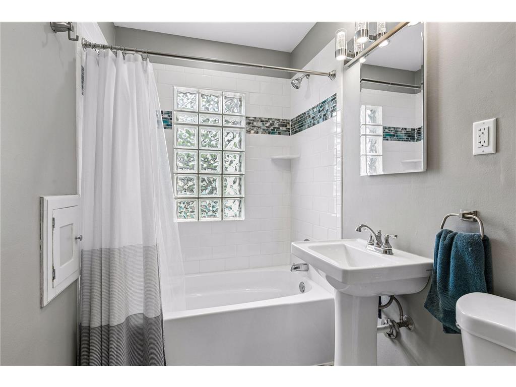 5945 Russell Avenue S Minneapolis MN 55410 7083122 image18