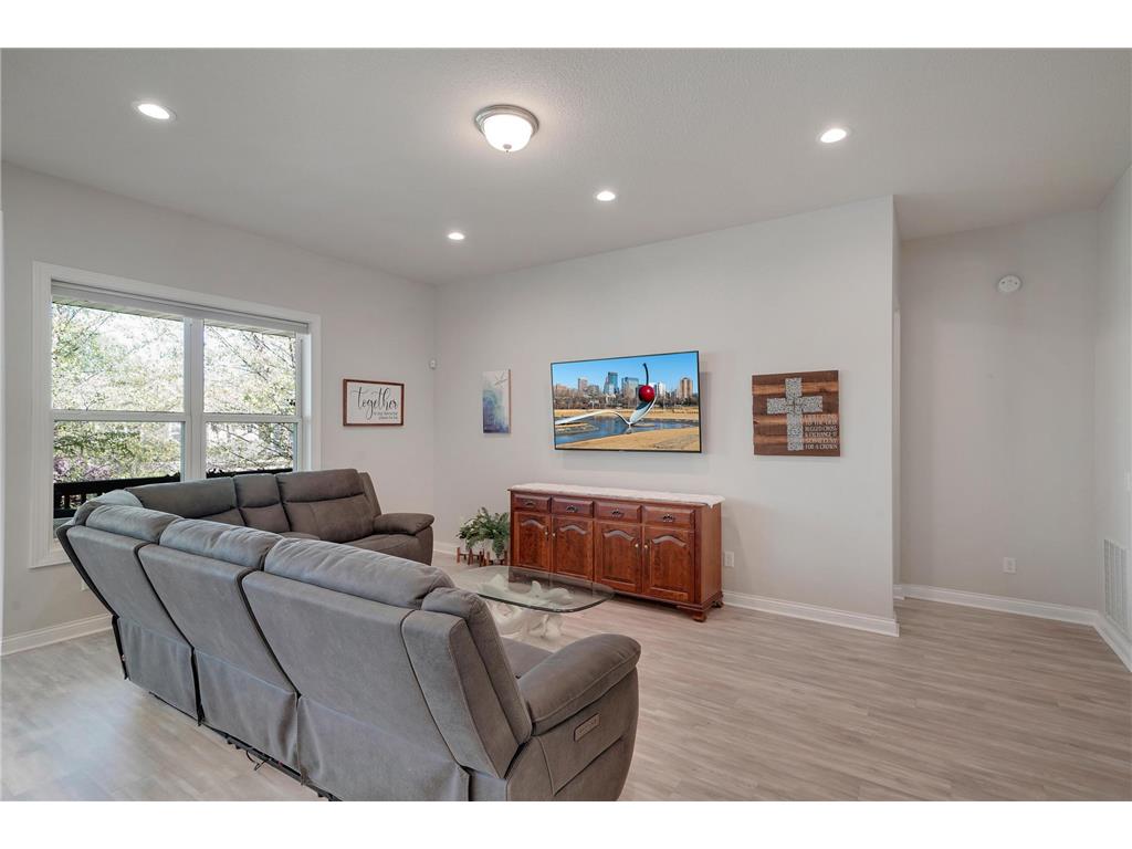 5947 Lone Lake Loop Minnetonka MN 55343 7070352 image12