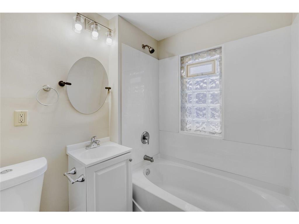595 Hawthorne Ave Avenue E Saint Paul MN 55130 6810641 image11