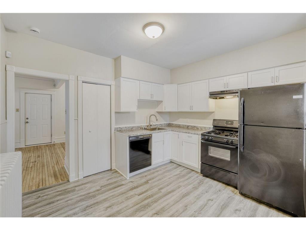 595 Hawthorne Ave Avenue E Saint Paul MN 55130 6810641 image6
