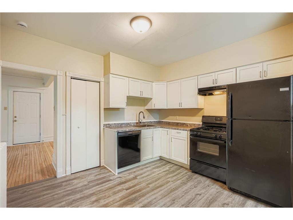 595 Hawthorne Avenue E Saint Paul MN 55130 6762865 image4