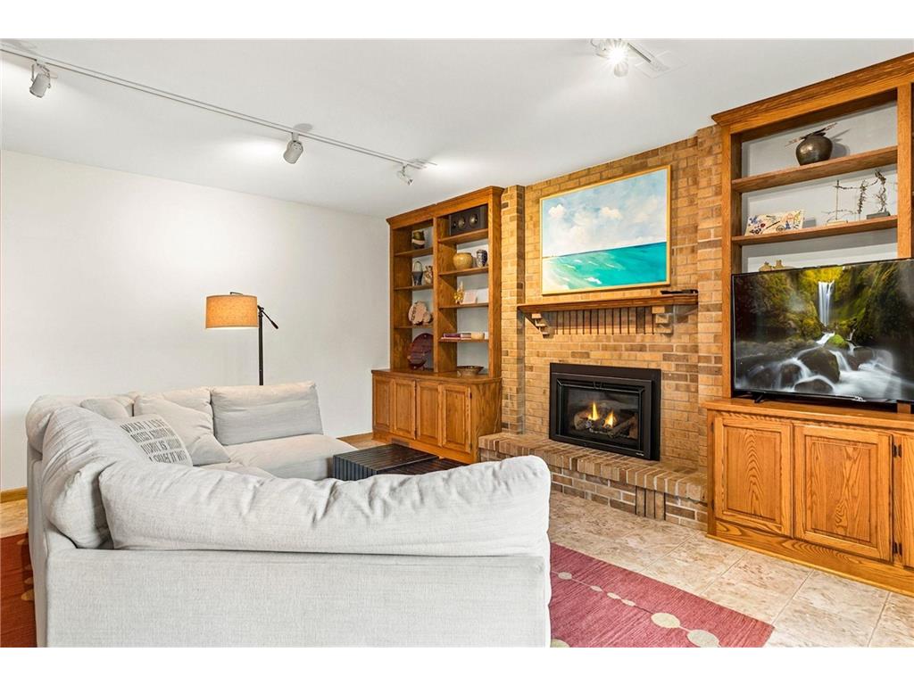 5950 Churchill Street Shoreview MN 55126 7074897 image12