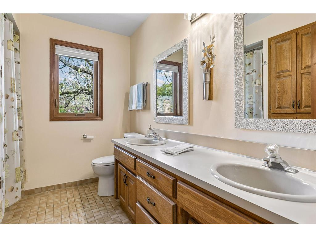 5950 Churchill Street Shoreview MN 55126 7074897 image32