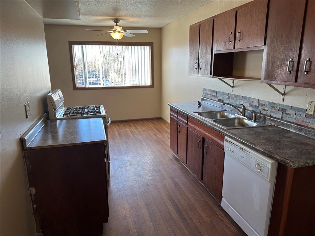 5950 E River Road Fridley MN 55432 7081118 image4