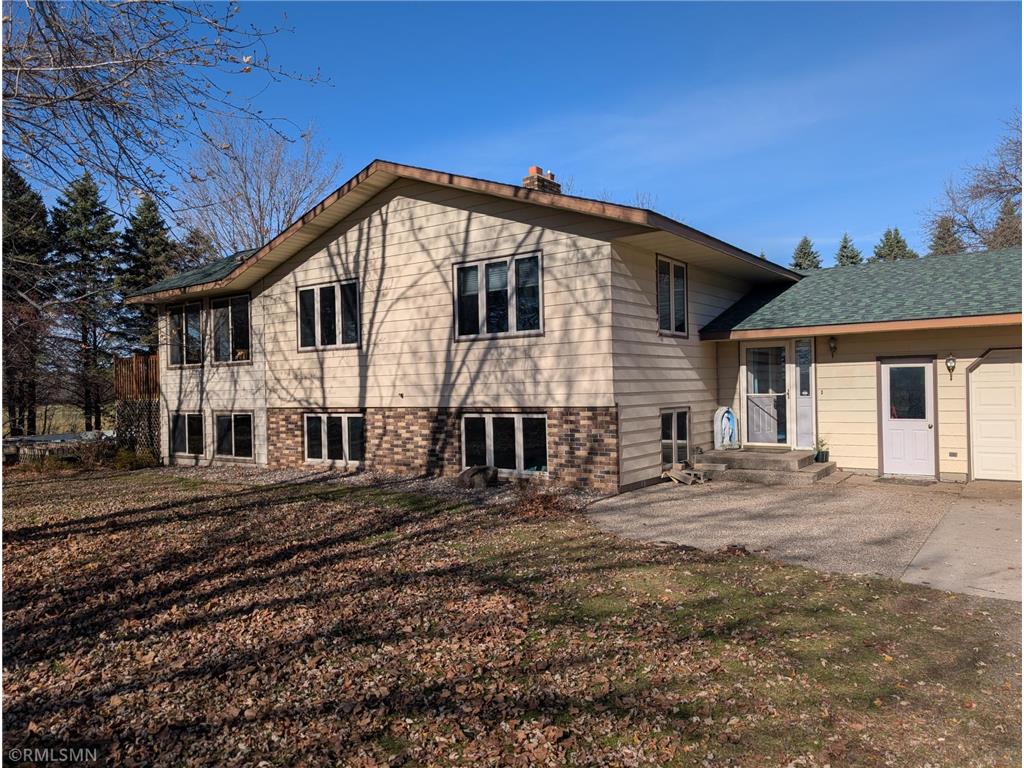 5962 250th Street Saint Cloud MN 56301 6813079 image1