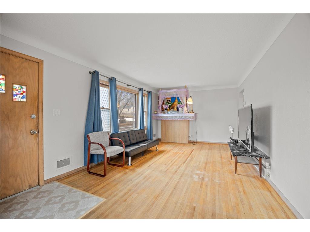 597 Flandrau Street Saint Paul MN 55106 7032174 image4