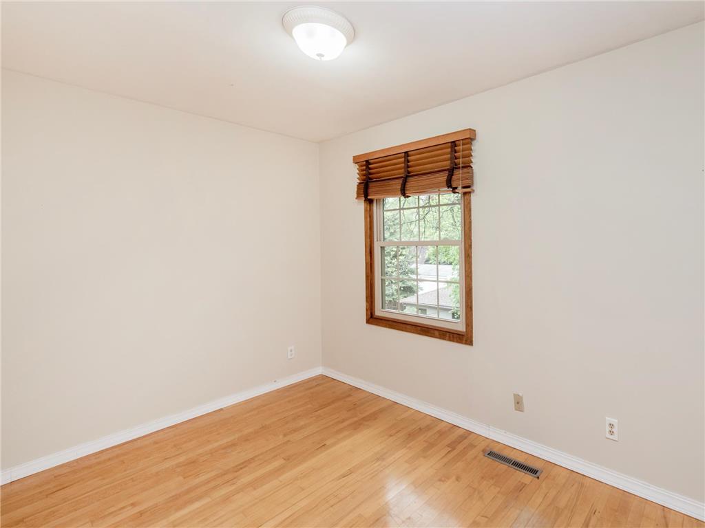 598 Clifford Street Saint Paul MN 55104 7076931 image21