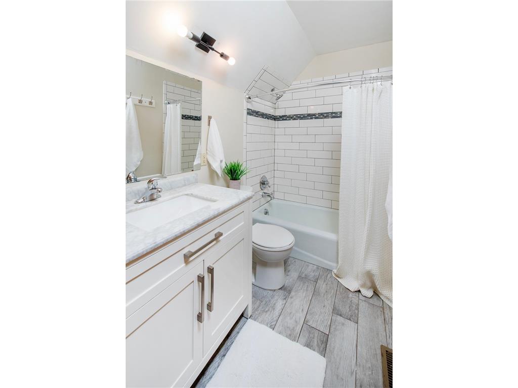 598 Clifford Street Saint Paul MN 55104 7076931 image24