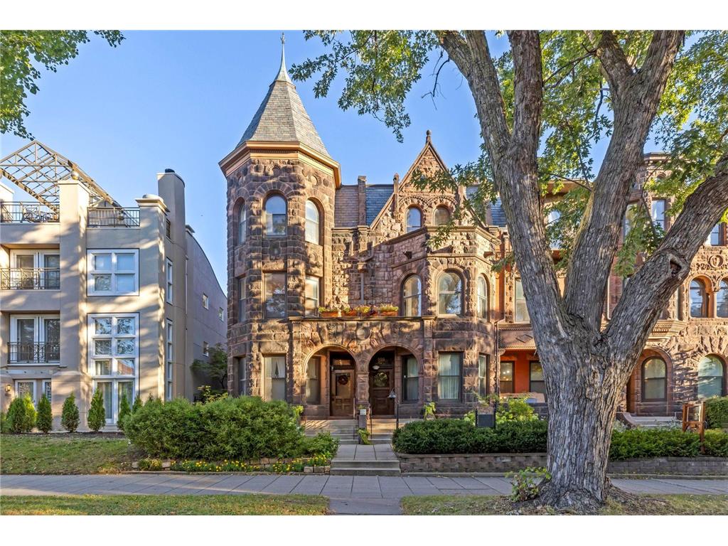599 Summit Avenue Saint Paul MN 55102 7003932 image1