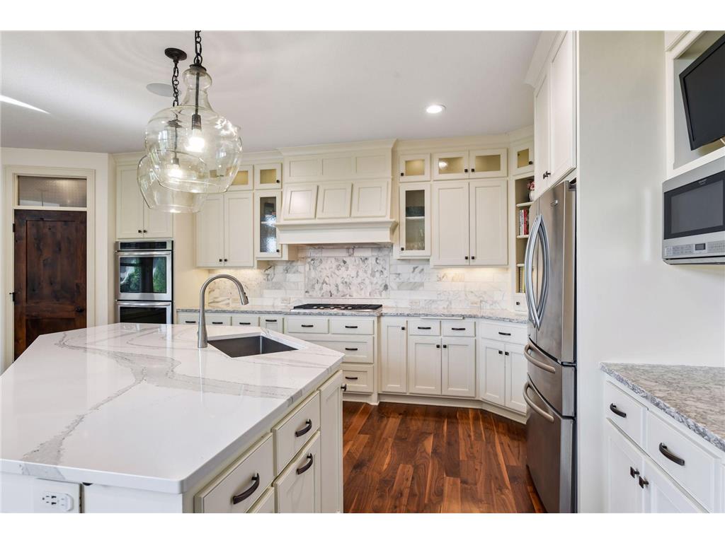5990 Black Oaks Lane N Plymouth MN 55446 7068693 image24