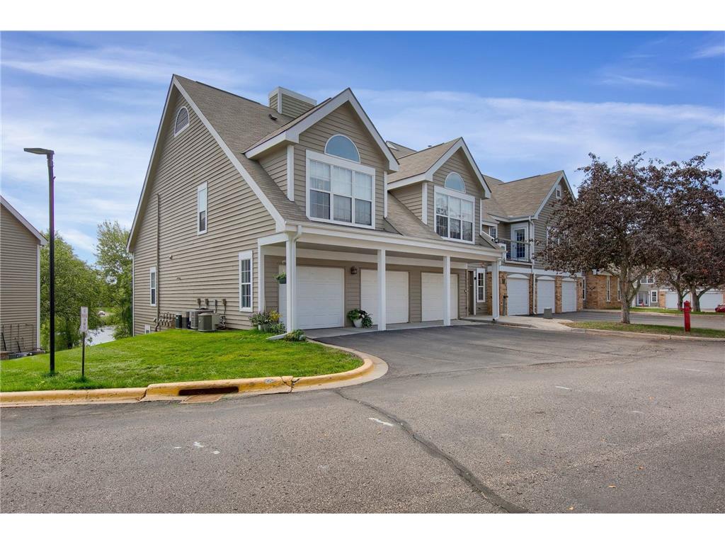 5998 Chasewood Parkway 202, MN 55343 MLS 6252872 Edina Realty