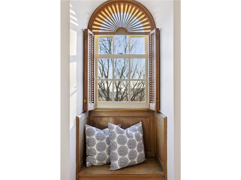 6 Crocus Hill, Saint Paul, MN, 55102 MLS 6416412 Edina Realty