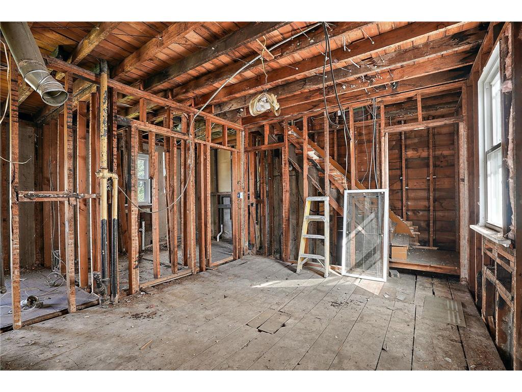 6 E 34th Street Minneapolis MN 55408 7047800 image19
